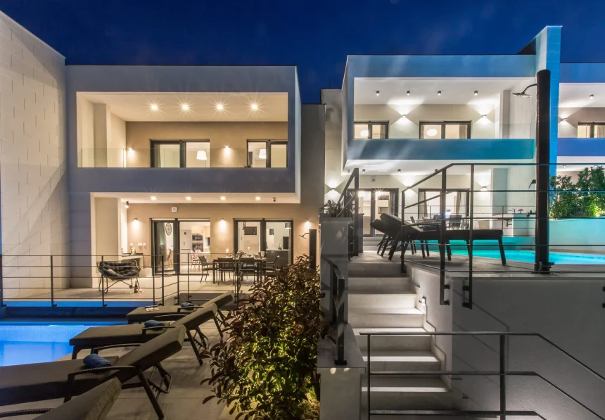 The Orange Tree is an ideal starting point for visiting Dalmatia. Most of the area’s top tourist attractions are within an hour’s drive.